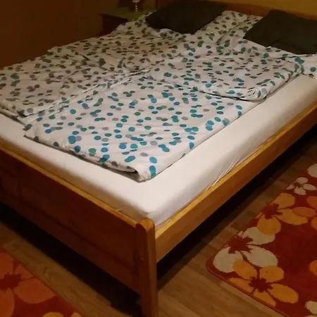 Bora Vendeghaz * Eger