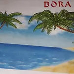 Bora Vendeghaz דירה *