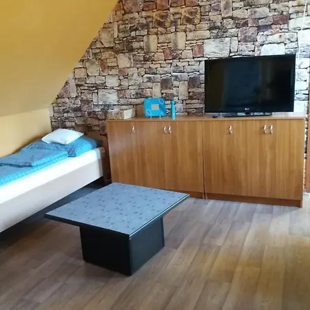 Bora Vendeghaz * Eger