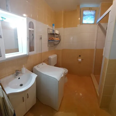 Bora Vendeghaz Apartment *
