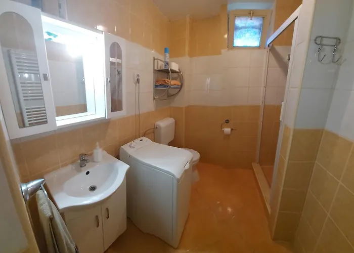 Bora Vendeghaz Apartment *