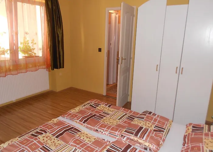 Bora Vendeghaz Apartment